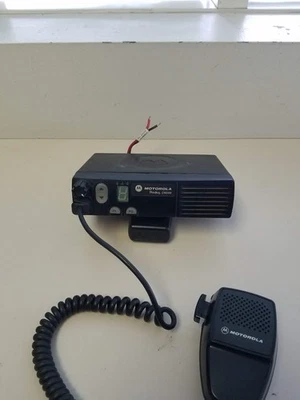 MOTOROLA CM200 - Image 1 of 4