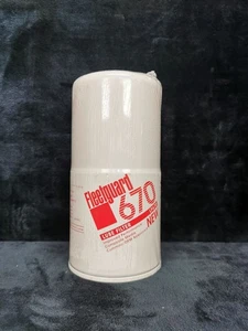 Fleetguard LF670 Lube Oil Filter Cummins Engine 3889310 OEM Heavy Duty - Picture 1 of 4
