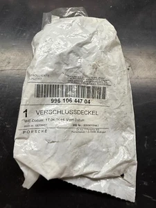 New OEM Porsche 986 987 Boxster 996 997 Coolant Expansion Tank Cap 99610644704 - Picture 1 of 2