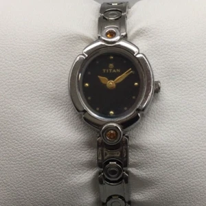 Titan Watch Women 19mm Silver Tone Black Oval Dial New Battery 5.75" - Picture 1 of 14