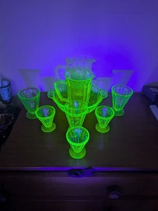 Vintage Uranium Glass Jeanette Floral Poinsettia pattern 1930's - Picture 1 of 24