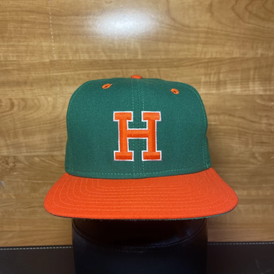 Винтажная бейсбольная кепка University of Hawaii Rainbows New Era профессиональная модель - Изображение 1 из 4