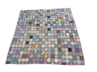 Vintage Antique Quilt, Octagon Patchwork, 1940/50s Feedsack Dress Prints Cottage - Image 1 of 4