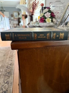 Easton Press: A Separate Peace - John Knowles VERY FINE CONDITION - Picture 1 of 4