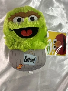 Peluche Sesame Street Oscar The Grouch 7" Big Head 2022 fábrica de juguetes con etiquetas - Imagen 1 de 4