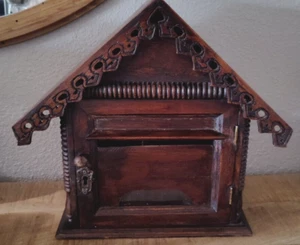 Buzón de madera antiguo de colección - Imagen 1 de 10