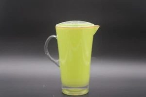 Vintage . Lime Green Acrylic Pitcher With Clear Lid Lemonade, Iced Tea, Juice P - Picture 1 of 7