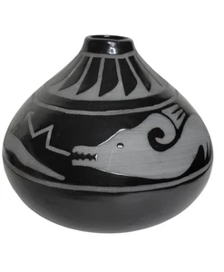 Elegant Etched Avanyu Water Serpent Navajo Blackware Pottery Jar – Signed LM - Picture 1 of 18