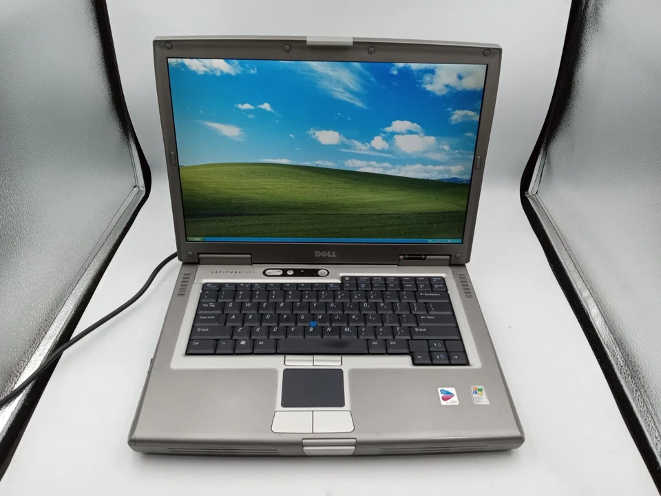 Dell Latitude D810 Intel Pentium M 1.73GHz 1GB RAM 60GB HDD Windows XP -RR - Image 1 of 4