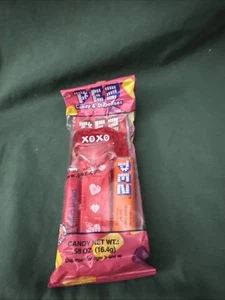 Valentine XOXO Herz Pez Spender in rosa Tasche - Bild 1 von 6