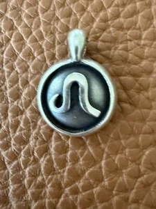 A  Horoscope Leo Medallion Pendant In sterling silver New 0.75” Diameter6.1g - Picture 1 of 4