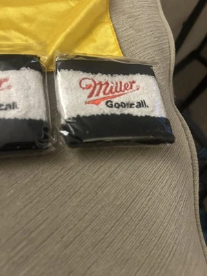 Lote De Colección de 6 Muñequeras Selladas Miller Good Call, Imán y Pañuelo  Foto 1 de 4
