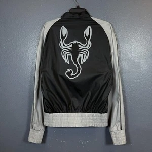 You Must Create M Hombre YMC Negro/Gris Luz Chaqueta Escorpión Hecho en Italia NUEVO - Imagen 1 de 13