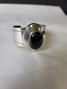 Vtg Navajo Sterling Silver And Onyx Cuff Bracelet - Picture 1 of 15