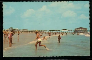 Come On In The Water's Fine Old Orchard Beach Maine Vintage Postcard Running - Foto 1 di 2