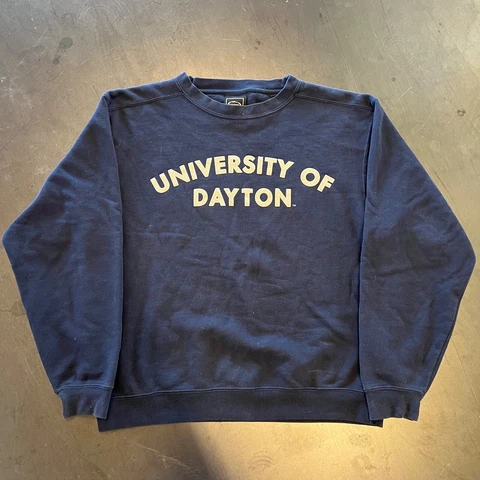 Vintage University Of Dayton Flyers Sweatshirt Crewneck Embroidered Size Small Cover
