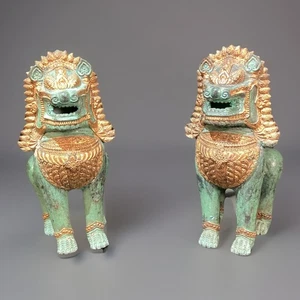 Vintage (2) männliche Khmer-Stil vergoldete Eisen Singha Tempelwächter Löwe Statuen-Foo Hunde - Bild 1 von 12