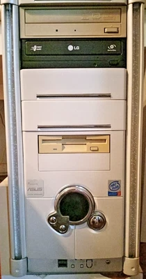 COMPUTER DESKTOP PC ASSEMBLATO - INTEL P4 3,2 GHZ RAM 2 GB SSD 500 GB + EXTRA - Immagine 1 di 4