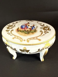 Limoges Frankreich bedeckt Fuß Schmuckschatulle umwerbendes Paar Goldrand - Bild 1 von 9