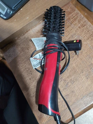 Secador de pelo y voluminizador Revlon One-Step Plus - negro/rojo Foto 1 de 4