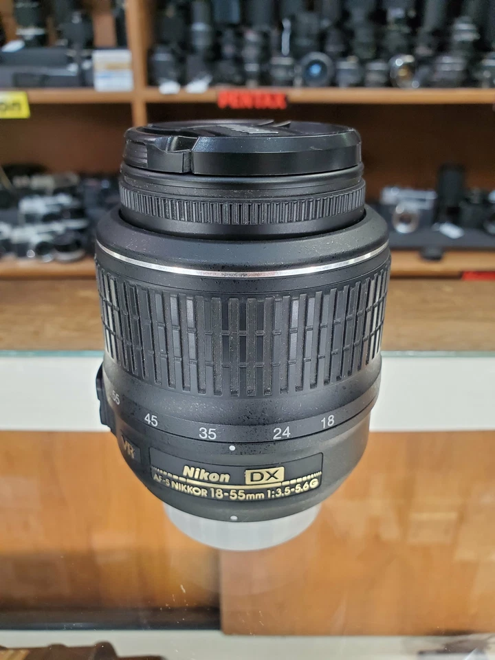 Nikon 18-55mm f/3.5-5.6G AF-S DX VR Nikkor Zoom Lens - Used Condition 10/10 - Imagem 1 de 3