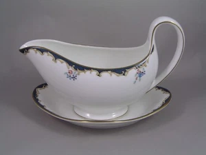 WEDGWOOD CHARTLEY GRAVY BOAT AND SAUCER. - Picture 1 of 2