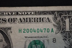 [APRIL 7, 2004] ONE DOLLAR FANCY BIRTHDAY NOTE  SN  H 20040470 A - Picture 1 of 3