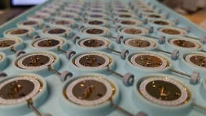 New Ronda 775 Quartz Movement Date 3' Swiss Made, date at 3 o'clock NEW HCP - Picture 1 of 9