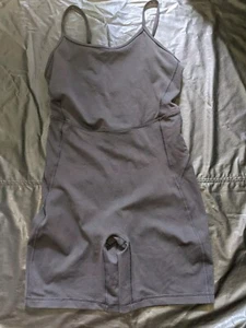 Aritzia TnAction Strampler Größe Medium schwarz One Piece Shorts - Bild 1 von 16