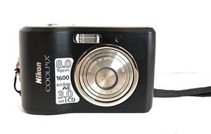 Nikon Coolpix L18 8MP 3x Zoom Black Digital Camera Bundle - Picture 1 of 20