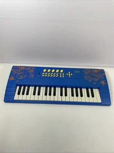 Tastatur First Act Discovery blau Kinder 22" leicht batteriebetrieben getestet - Bild 1 von 13