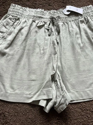 BNWT George Ladies Size 20 Green Linen Blend Pull On Shorts - Image 1 of 4