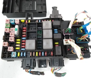 5L3T-14A067-BB Ford 2005 2006 F150 Fuse Box Relay Junction Interior Cabin H95 - Picture 1 of 12