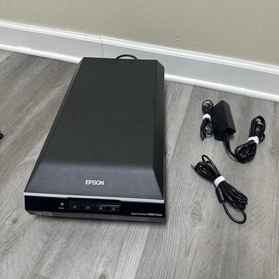 Epson Perfection V600 Photo, Slide And Film High Resolution Scanner EXCELLENT CO - Image 1 of 4