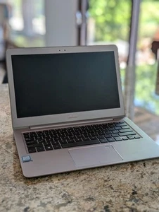 Asus ZenBook UX330UA-AH5Q 13,3 pulgadas QHD+ ultra delgado (altavoces Harman Kardon) - Imagen 1 de 8
