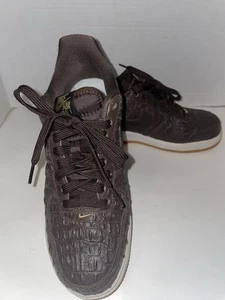 Nike Air Force 1 Low ‘07 LV8 Men ‘Croc’ Crocodile Brown 7.5  US [718152-200] - Picture 1 of 12