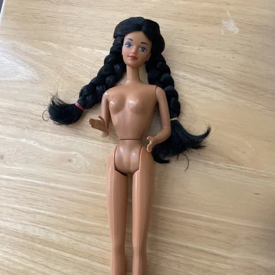 Muñeca Barbie desnuda nativa americana años 90 Foto 1 de 4