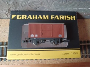 GRAHAM FARISH 377-981 12T EASTERN VENTILATED VAN BR BAUXITE (LATE) BOXED - Picture 1 of 3