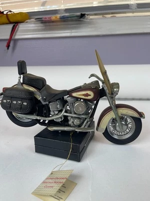 Motocicleta diecast Franklin Mint Harley-Davidson Heritage Softail Classic 1:10 Foto 1 de 4