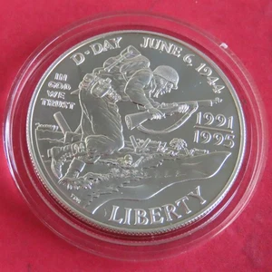 USA 1993 D WORLD WAR II 50th ANNIVERSARY UNC SILVER DOLLAR - Picture 1 of 2