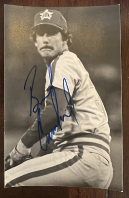 BILL CAUDILL AUTOGRAPHED MLB MEL BAILEY POSTCARD SEATTLE MARINERS - Image 1 of 2