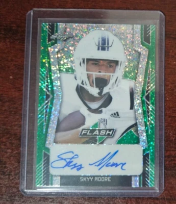 Skyy Moore 2022 Leaf Flash Draft Rookie Auto KC Chiefs #/7 SSP - Image 1 of 2