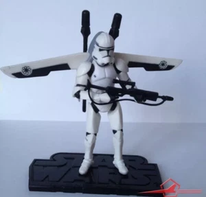 STAR WARS ACTION FIGURE. CLONE TROOPER w/ FIRING JET BACKPACK. ROTS. HASBRO 2005 - Picture 1 of 8