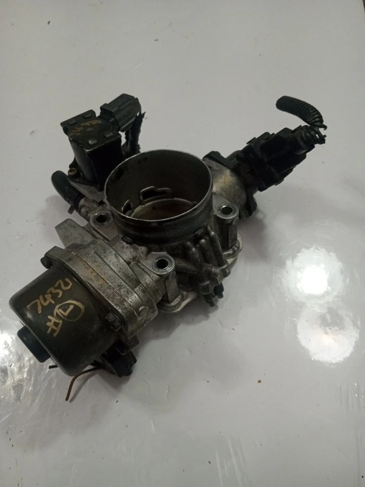 Válvula de carrocería del acelerador Hyundai Santa Fe 2003 2004 2005 Kia Amanti 2004-06 E0T70473 Foto 1 de 4