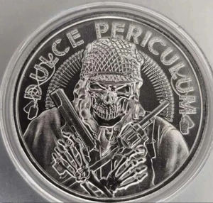 1 oz. DULCE PERICULUM Medaille .999 Feinsilber Intaglio Mint - Bild 1 von 3