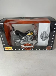 Harley Davidson 1:18 Maisto FXSTSB Bad Boy Black Motorcycle 1997 Yellow - Picture 1 of 7