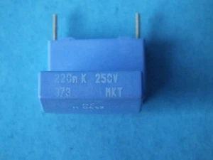 100 pcs 0,22uF/250VDC MKT capacitor - Picture 1 of 7