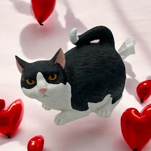 Cat Butt Tissue Box Holder Resin Decorative Black & White - Picture 1 of 11
