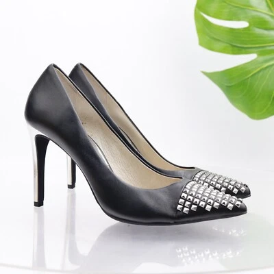 Zapato Michael Kors Para Mujer Talla 7.5 Punta Tacón Alto Cuero Negro Puntera Tachonada Foto 1 de 4