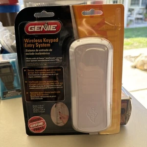 New Sealed Genuine GENIE GK-R 37332R Wireless Keypad Entry Pad System - Picture 1 of 3